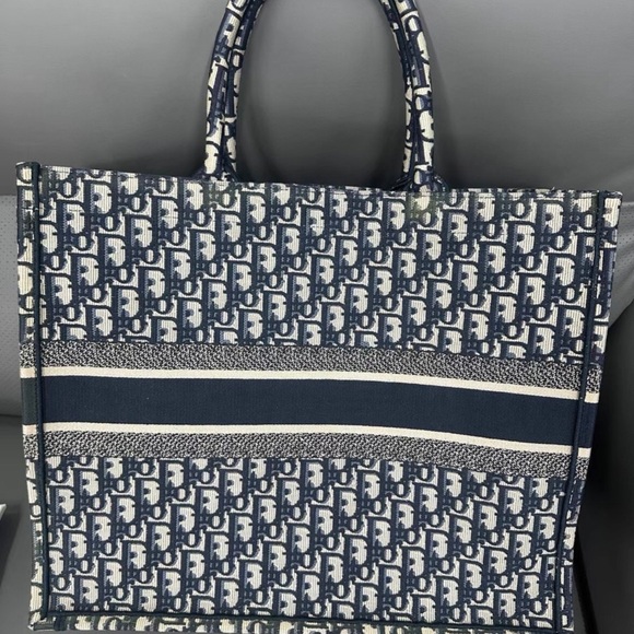 Dior Blue and White Patterned Tote - Picture 5 of 7